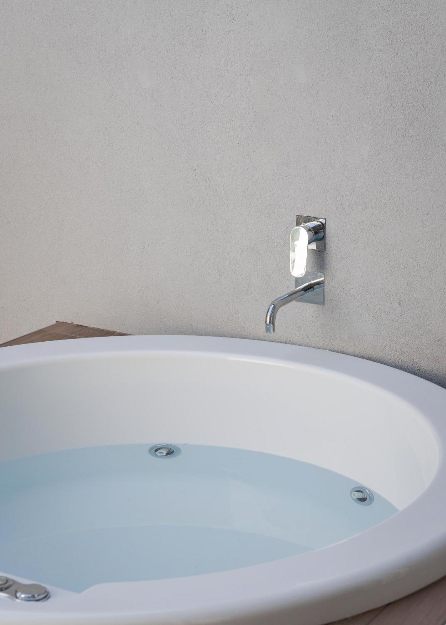 Sette Suites & Rooms - Adults Only Xylokastro Bagian luar foto